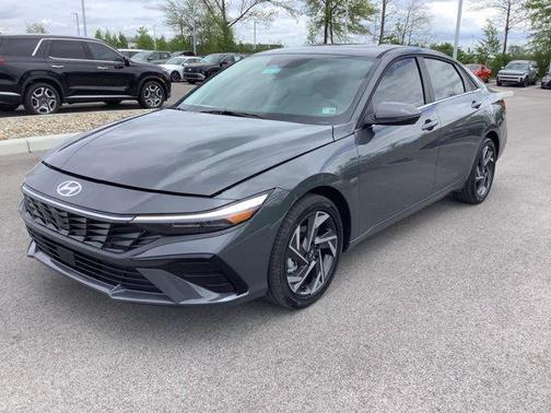 2025 Hyundai ELANTRA Limited