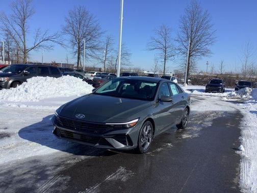 2025 Hyundai ELANTRA Limited