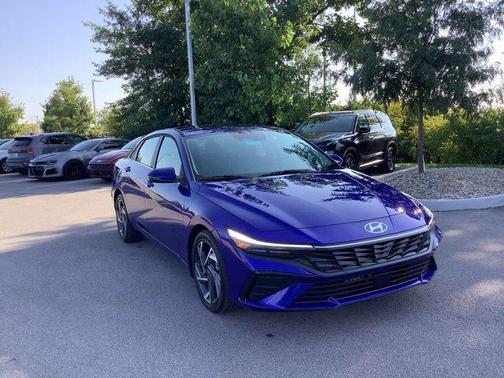 2025 Hyundai ELANTRA Limited
