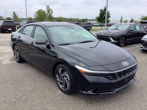 2025 Hyundai ELANTRA Limited