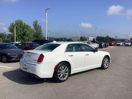 2016 Chrysler 300 S