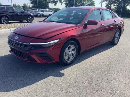 2025 Hyundai ELANTRA SE