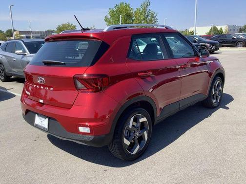 2025 Hyundai VENUE Limited