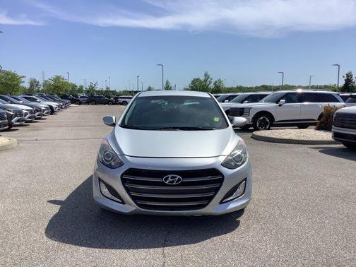 Shimmering Silver 2014 Hyundai Elantra GT Base