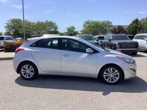Shimmering Silver 2014 Hyundai Elantra GT Base