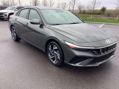 2025 Hyundai ELANTRA Limited