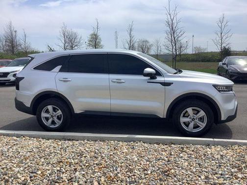 2022 Kia Sorento LX