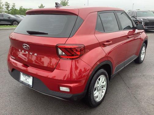 2022 Hyundai VENUE SE