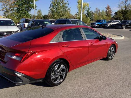 2025 Hyundai ELANTRA SEL