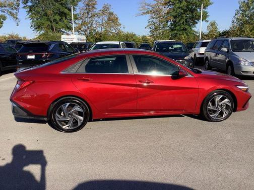 2025 Hyundai ELANTRA SEL