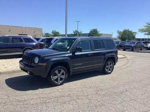 Maximum Steel Metallic Clearcoat 2014 Jeep Patriot Latitude