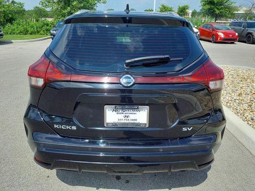 Super Black 2021 Nissan Kicks SV