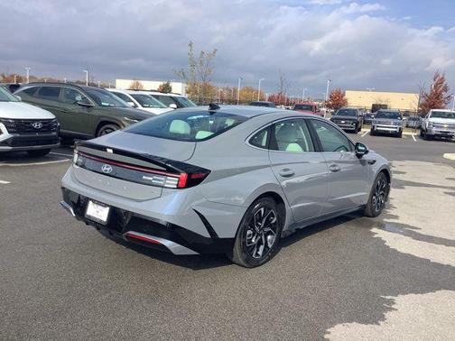 2025 Hyundai SONATA SEL