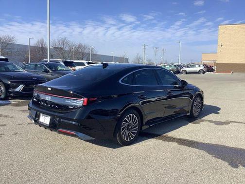 2025 Hyundai SONATA Hybrid Limited