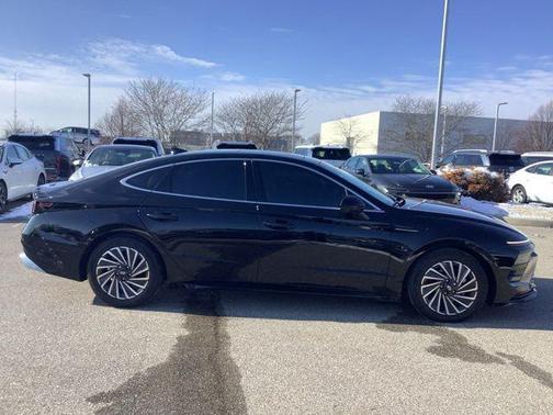 2025 Hyundai SONATA Hybrid Limited