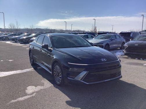 2025 Hyundai SONATA Hybrid Limited