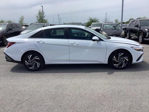 2025 Hyundai ELANTRA Sport