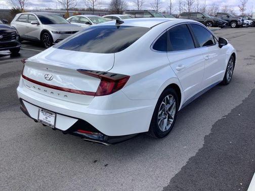 2022 Hyundai SONATA SEL