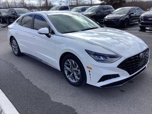 2022 Hyundai SONATA SEL