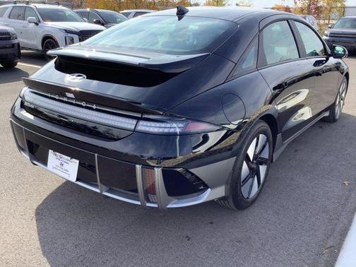 2025 Hyundai IONIQ 6 SE