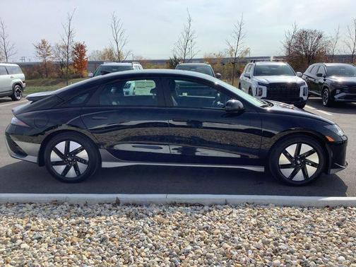 2025 Hyundai IONIQ 6 SE