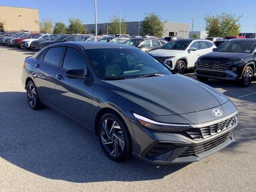 2025 Hyundai ELANTRA HEV SEL Sport