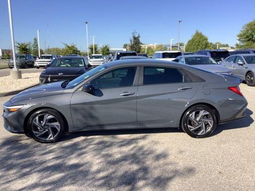 2025 Hyundai ELANTRA HEV SEL Sport