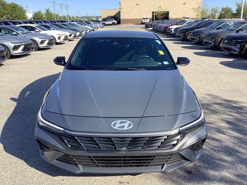 2025 Hyundai ELANTRA HEV SEL Sport