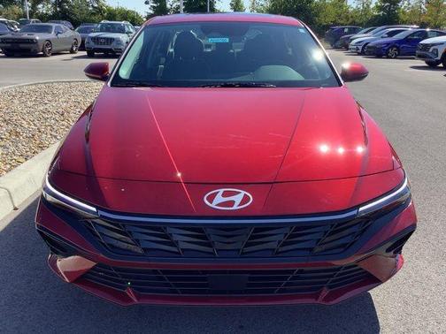 2025 Hyundai ELANTRA Limited
