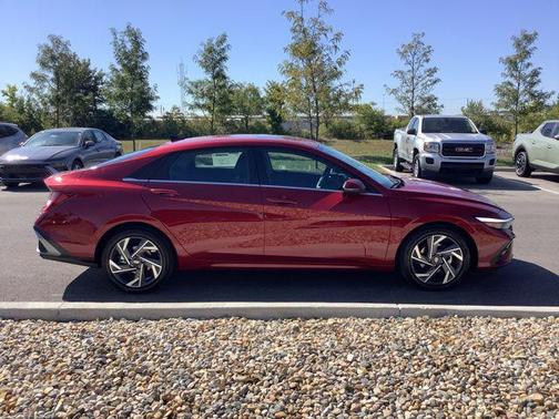 2025 Hyundai ELANTRA Limited