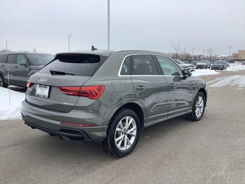 2025 Audi Q3 Premium 45 TFSI S line quattro Tiptronic