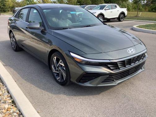 2025 Hyundai ELANTRA Limited