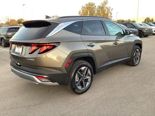 2026 Hyundai TUCSON Hybrid SEL