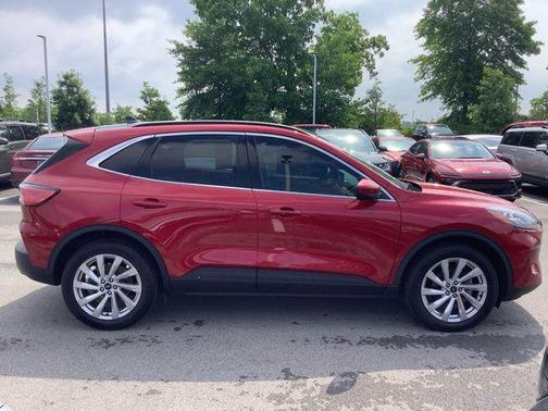2022 Ford Escape Titanium