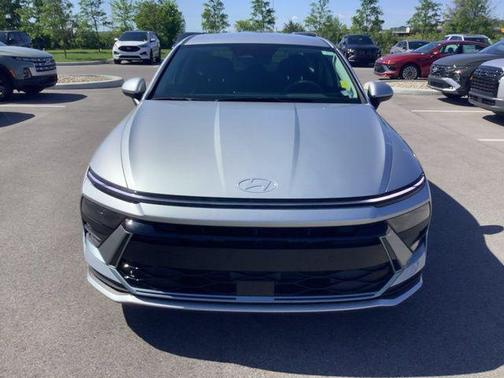2025 Hyundai SONATA SE