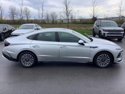2024 Hyundai SONATA Hybrid SE