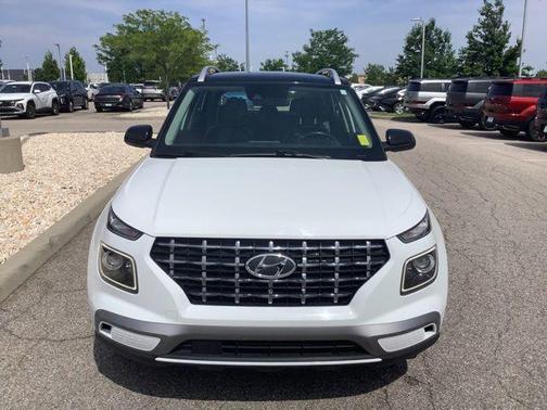 Ceramic White 2022 Hyundai VENUE Limited