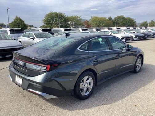 2026 Hyundai SONATA SE
