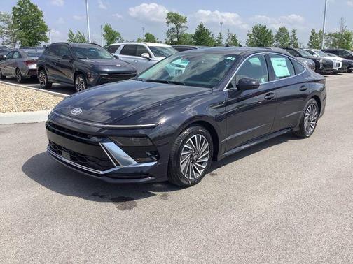 2025 Hyundai SONATA Hybrid SE