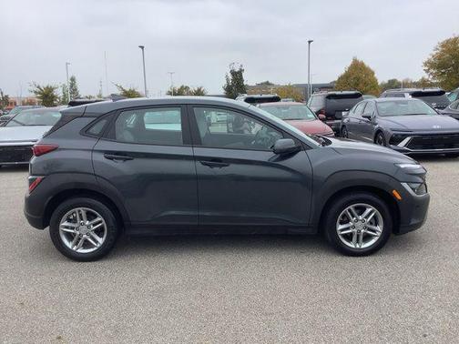 2022 Hyundai KONA SE