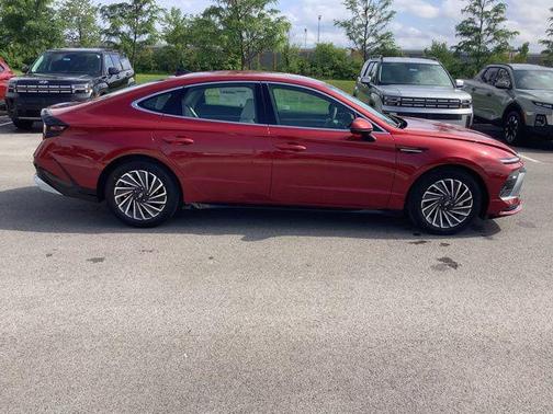 Ultimate red 2025 Hyundai SONATA Hybrid SE