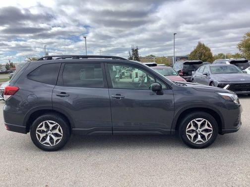 2022 Subaru Forester Premium