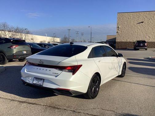 2021 Hyundai ELANTRA SEL