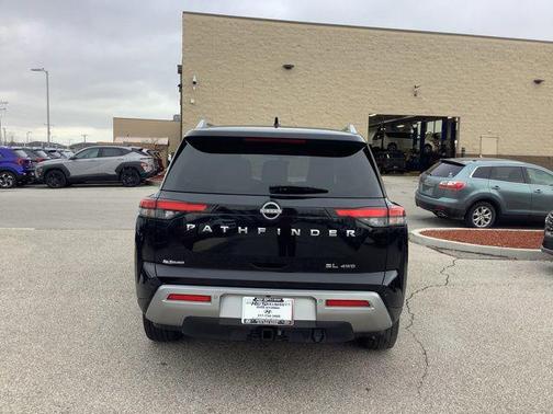 2024 Nissan Pathfinder SL 4WD