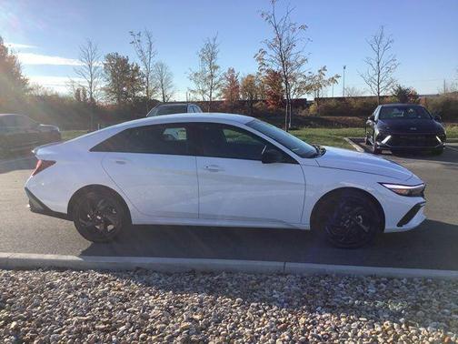 2026 Hyundai ELANTRA HEV SEL Sport