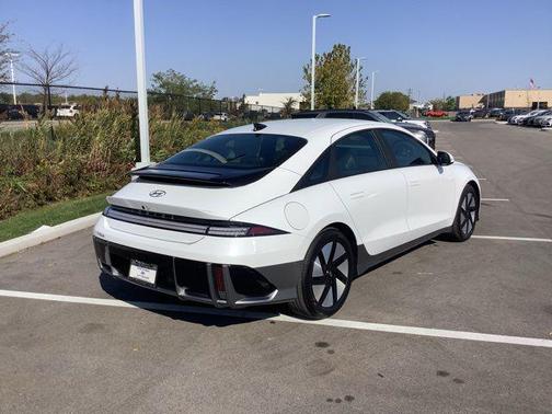 2025 Hyundai IONIQ 6 SE