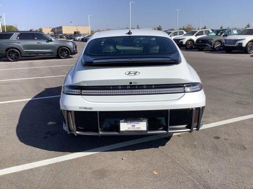 2025 Hyundai IONIQ 6 SE