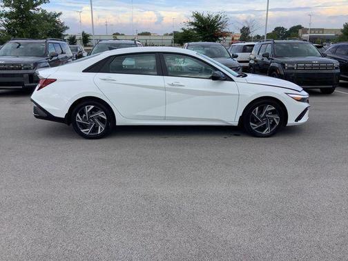 2025 Hyundai ELANTRA Sport