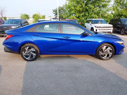 2025 Hyundai ELANTRA Sport