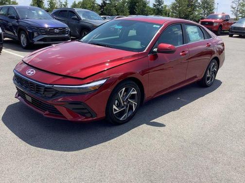 2025 Hyundai ELANTRA Limited